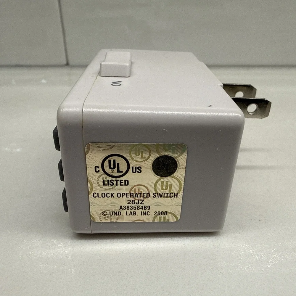 White STANLEY TimerMax DigiSlim Digital Display Daily/Timer Outlet Plug - Tested